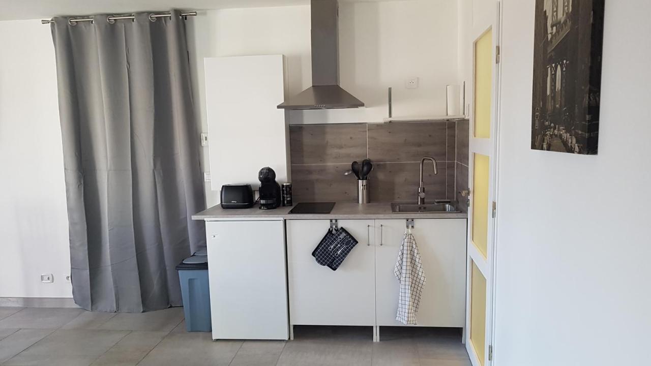 Gite 2-4 Pers Avec Piscine La Selle-sur-le-Bied Exterior foto