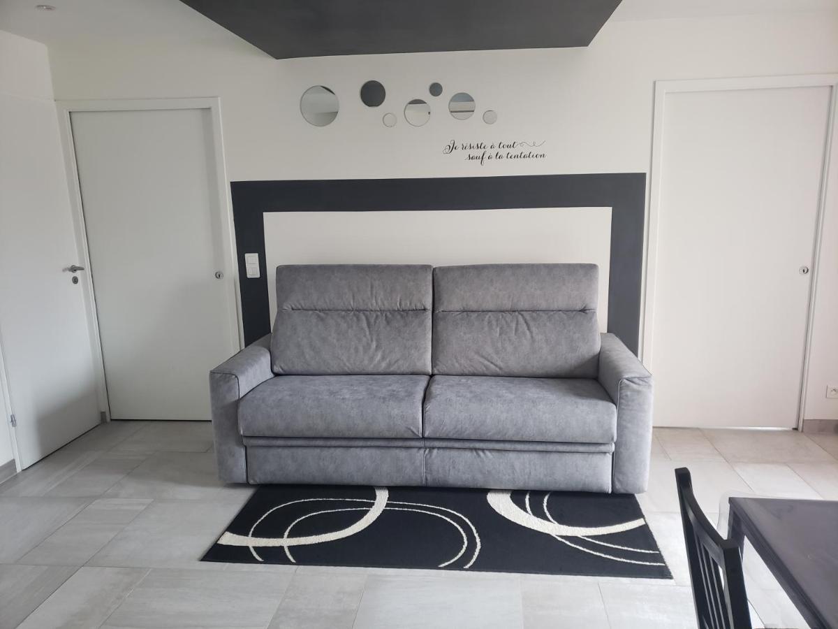 Gite 2-4 Pers Avec Piscine La Selle-sur-le-Bied Exterior foto