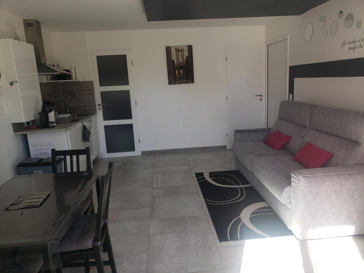 Gite 2-4 Pers Avec Piscine La Selle-sur-le-Bied Exterior foto