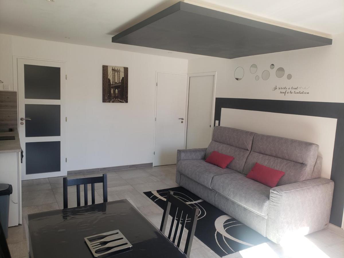Gite 2-4 Pers Avec Piscine La Selle-sur-le-Bied Exterior foto