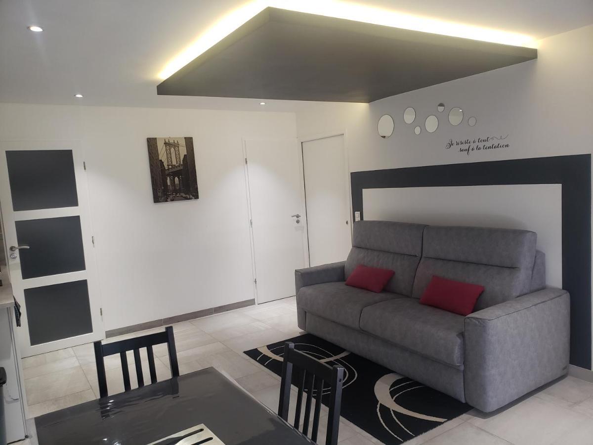 Gite 2-4 Pers Avec Piscine La Selle-sur-le-Bied Exterior foto